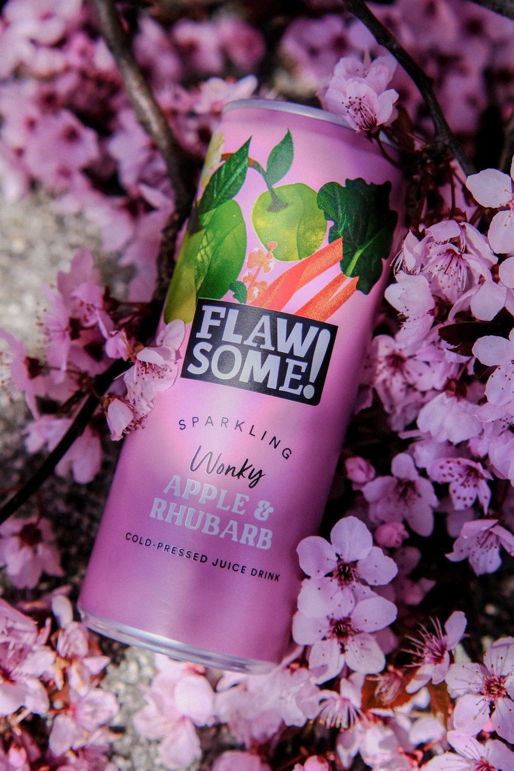 Flawsome! - Apple & Rhubarb Lightly Sparkling Juice Cans